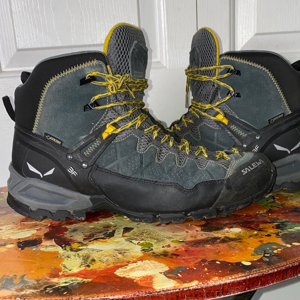 Salewa Men's Alpine Boots - Black and Yellow